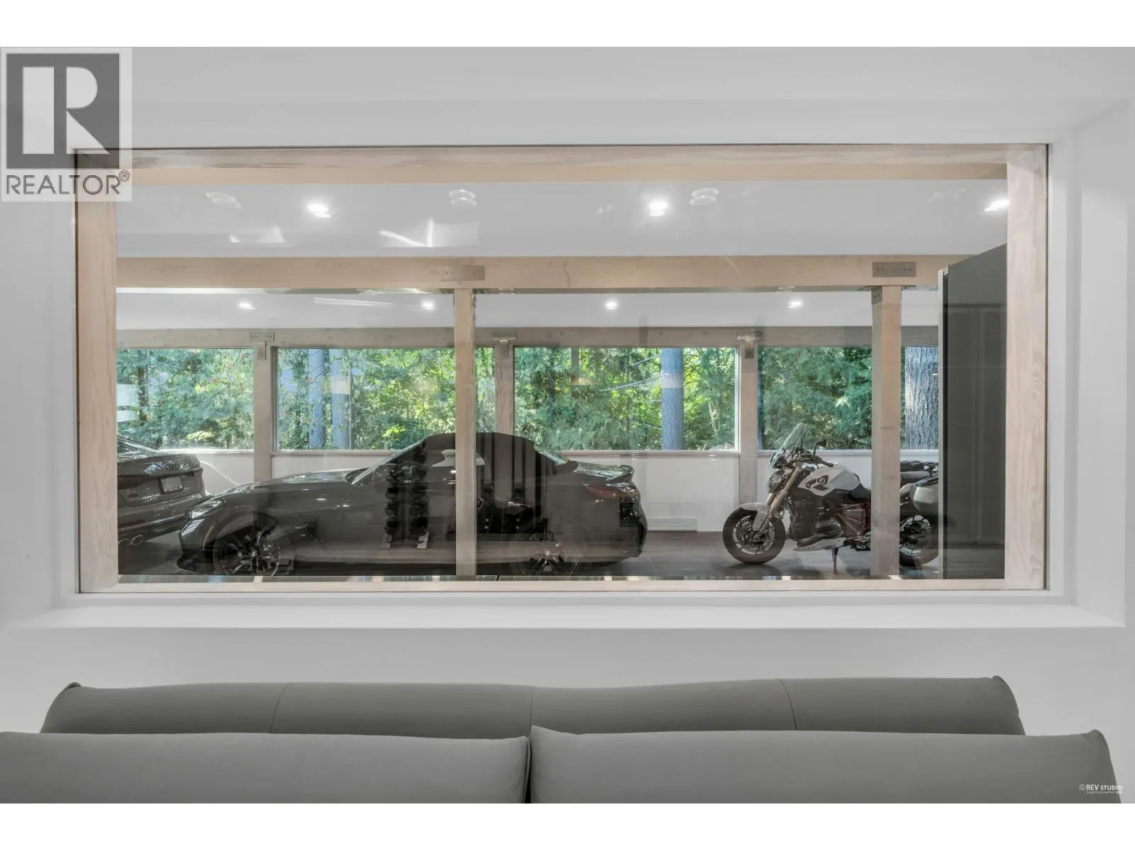 4138 BURKEHILL ROAD
