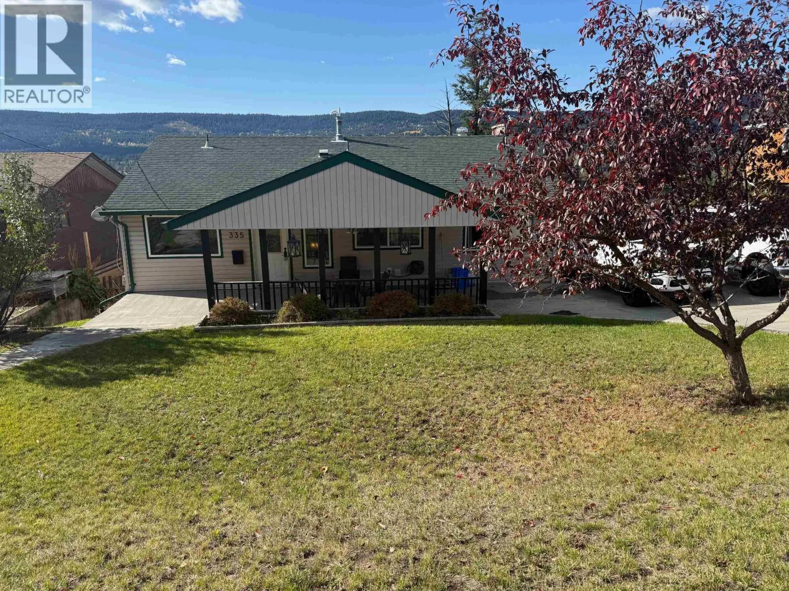 335 CLEARVIEW CRESCENT