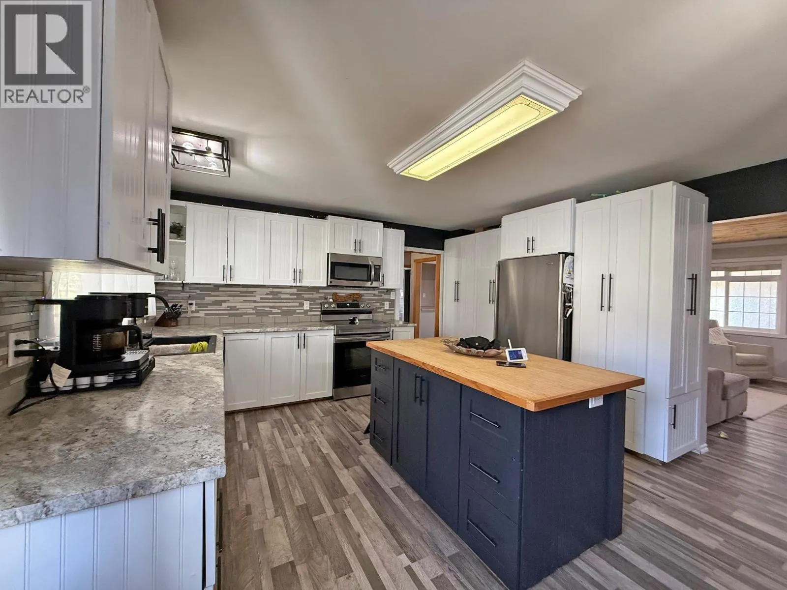 335 CLEARVIEW CRESCENT