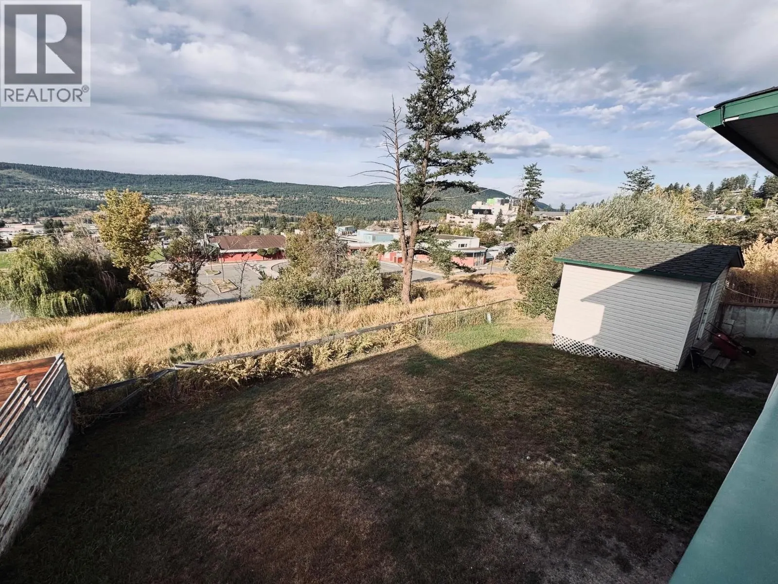 335 CLEARVIEW CRESCENT