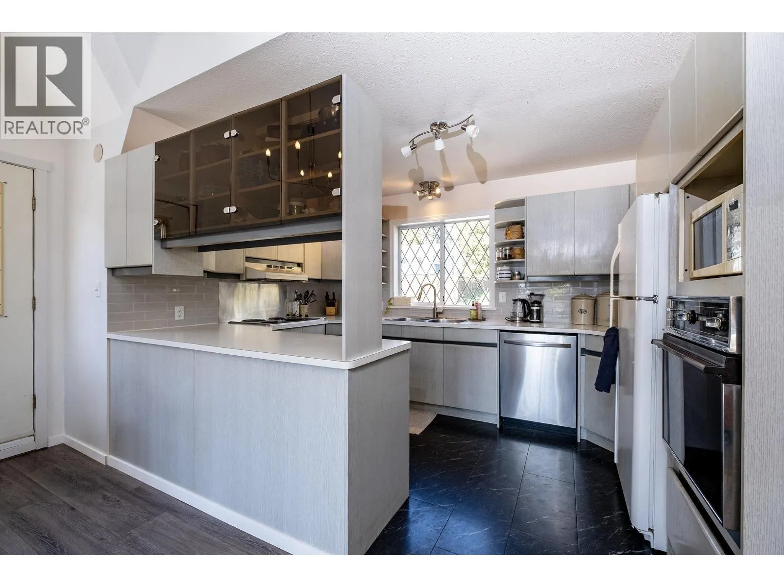 6563 ANCHOR PLACE