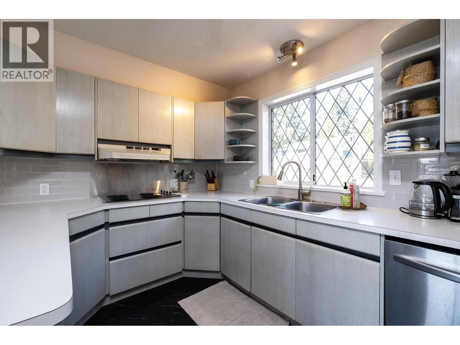 6563 ANCHOR PLACE