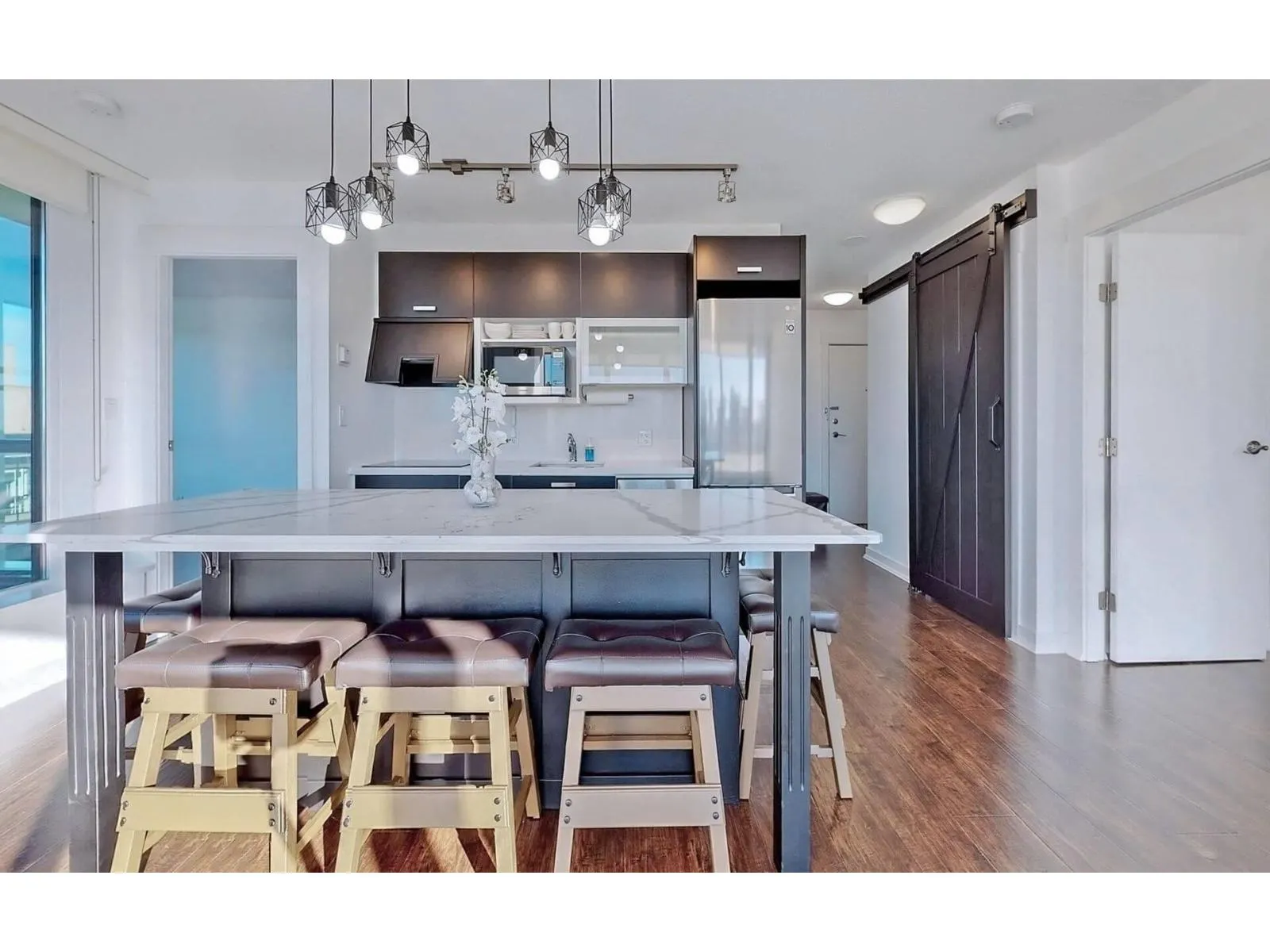 2104 10777 UNIVERSITY DRIVE
