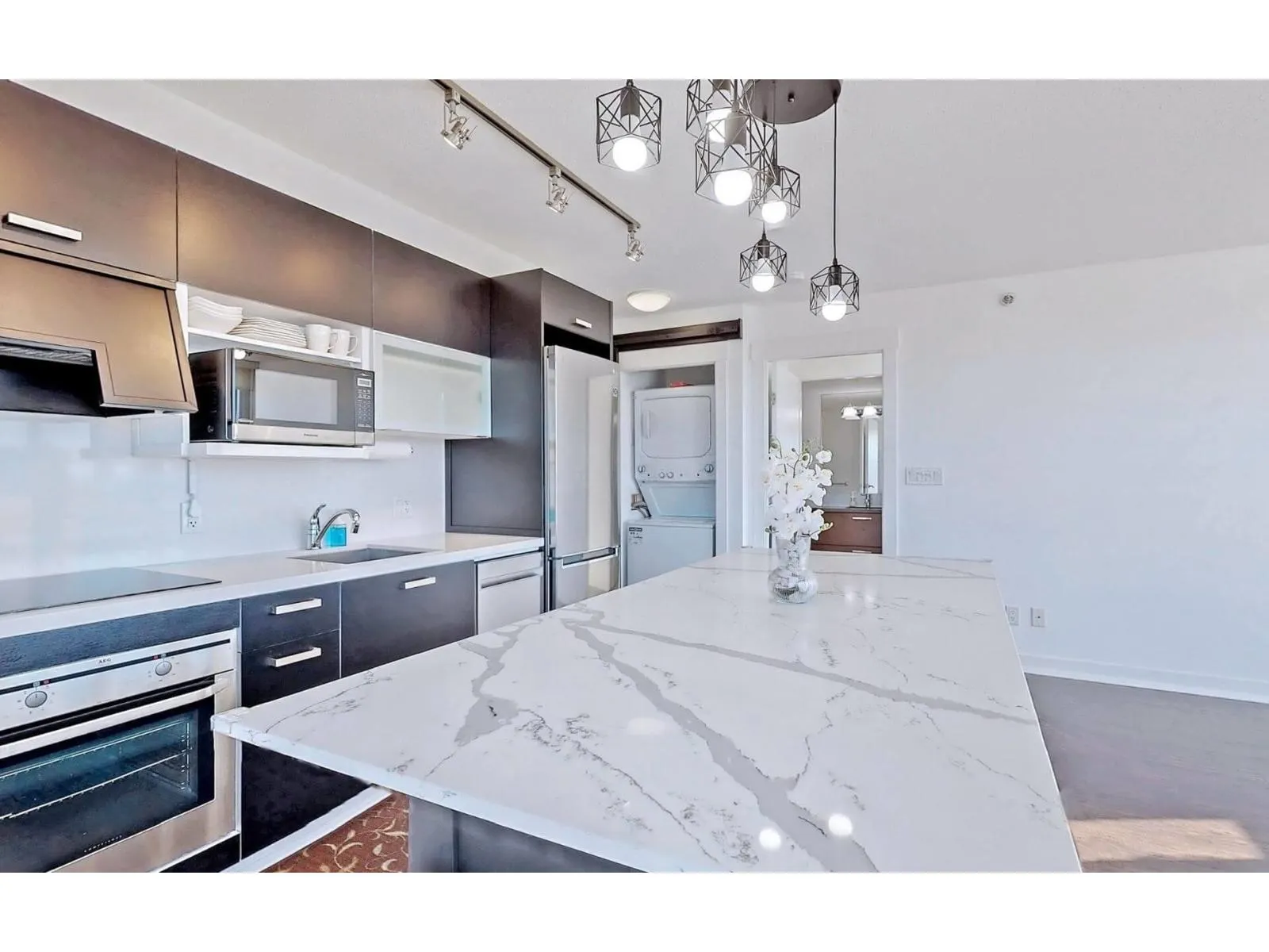 2104 10777 UNIVERSITY DRIVE