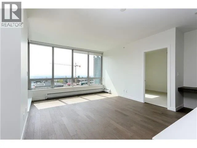 806 9080 UNIVERSITY CRESCENT