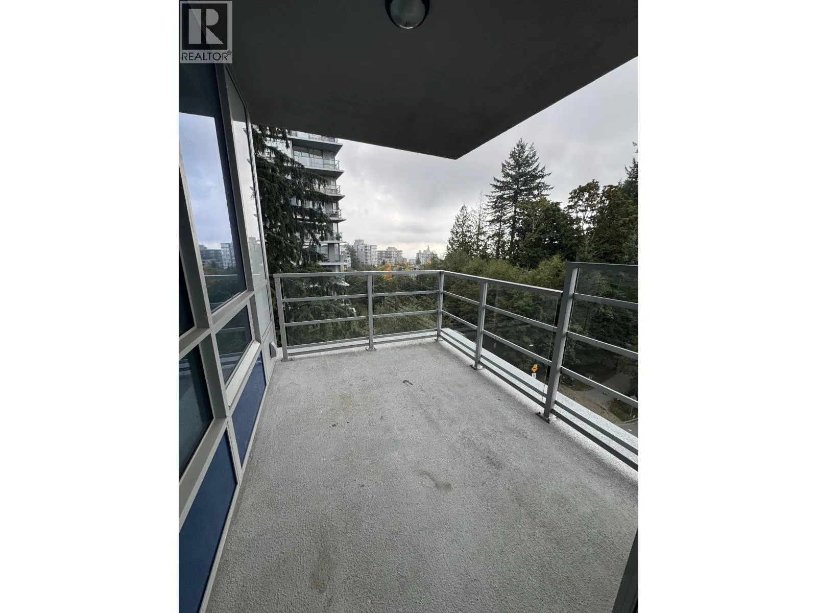 806 9080 UNIVERSITY CRESCENT