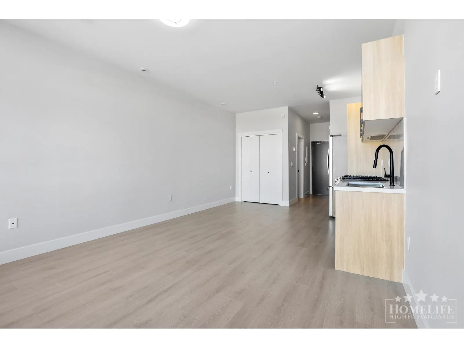 213 14858 60 AVENUE