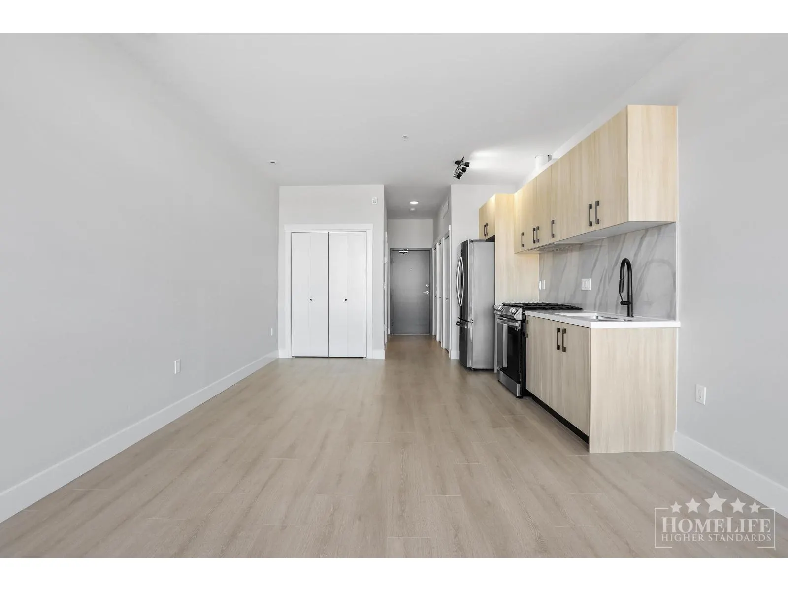 213 14858 60 AVENUE