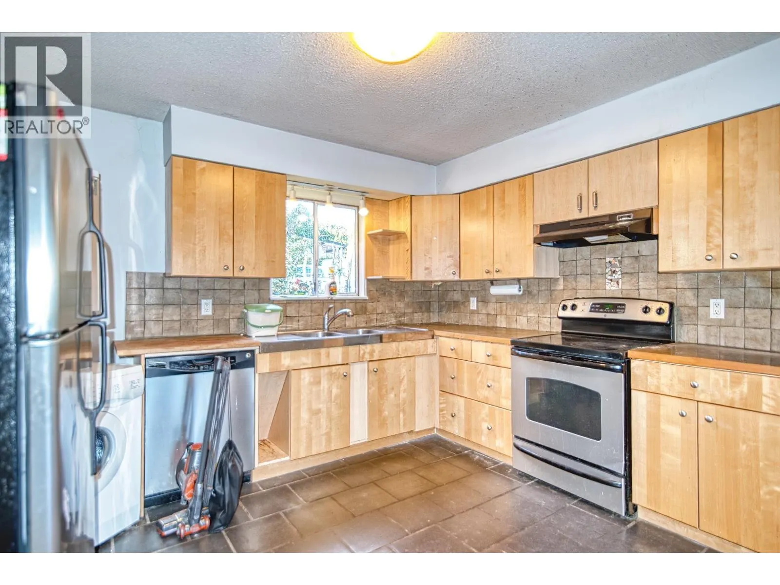 6533 MEIER ROAD