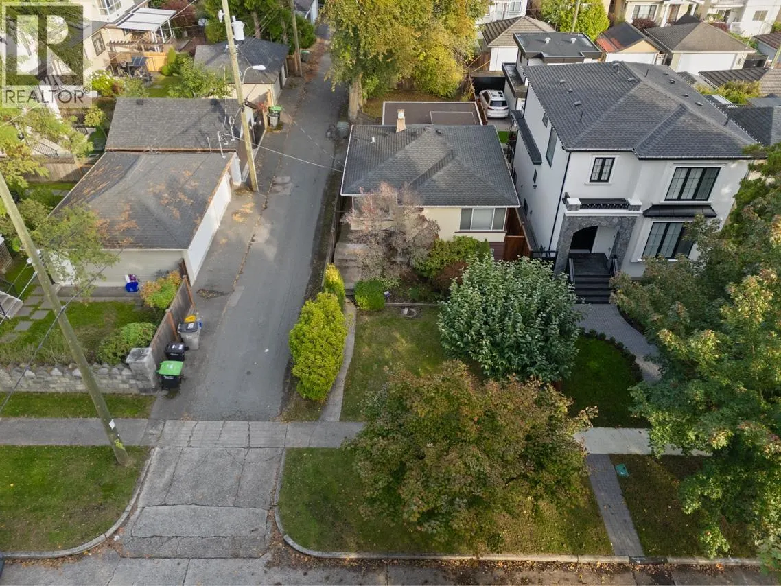7526 SELKIRK STREET