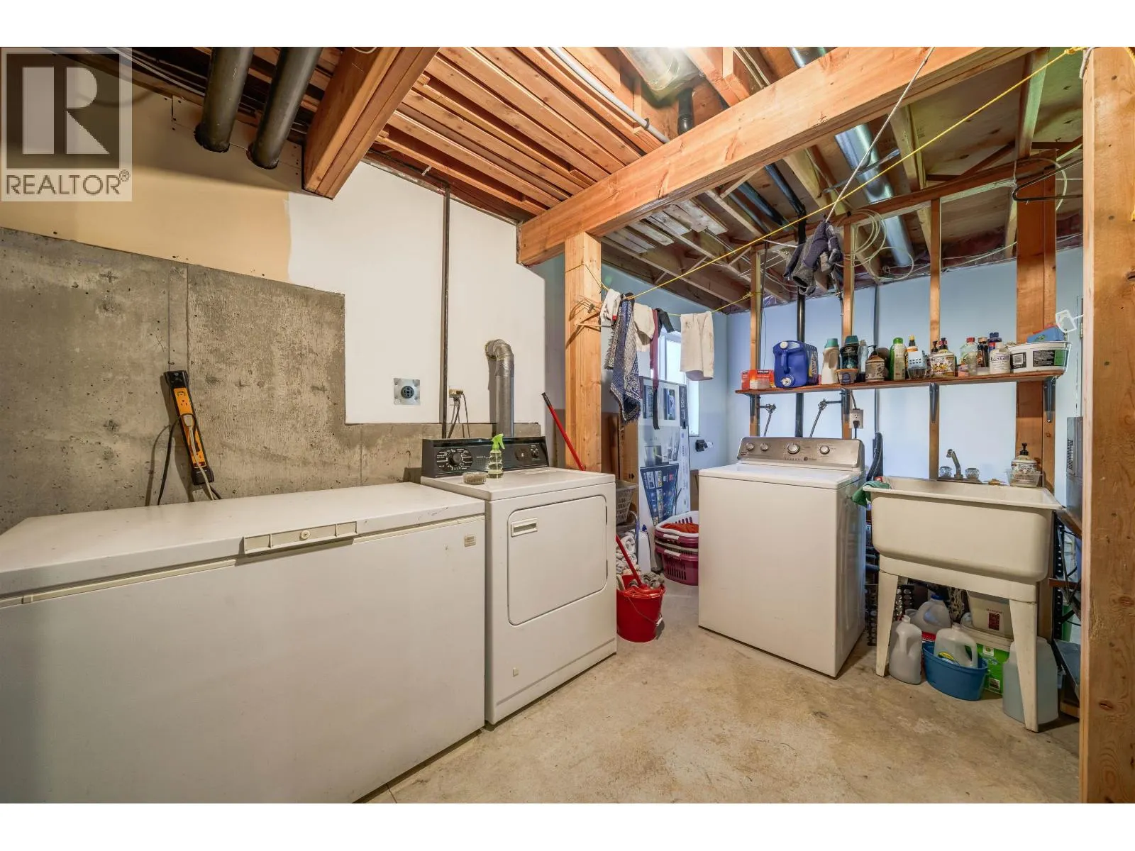 5565 BIRCHWOOD ROAD