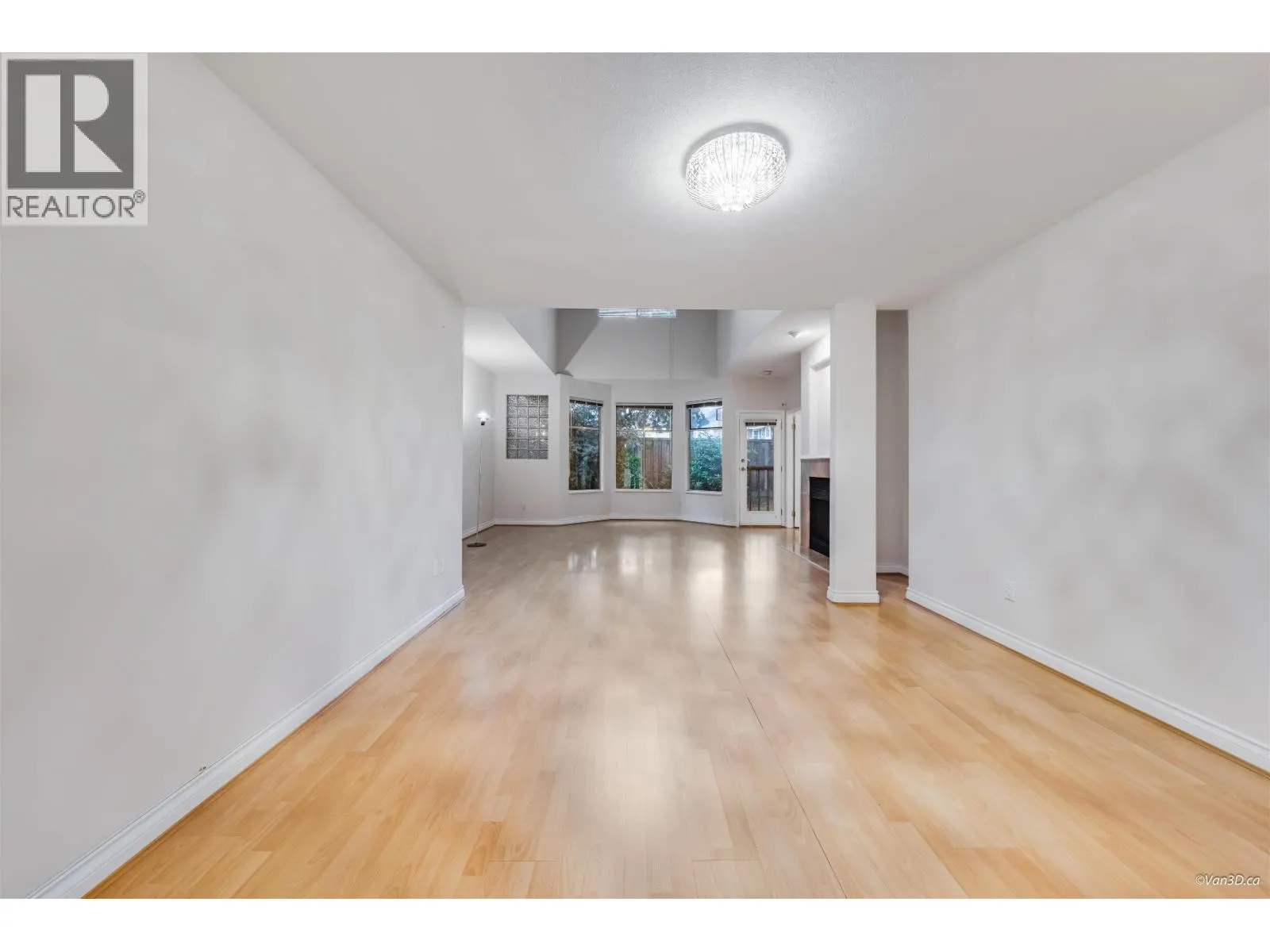 27 7695 ST. ALBANS ROAD