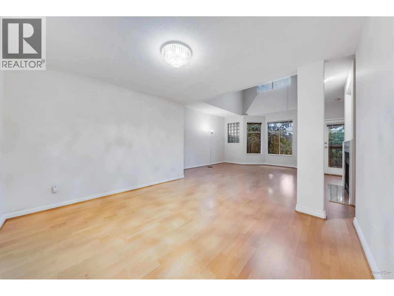 27 7695 ST. ALBANS ROAD