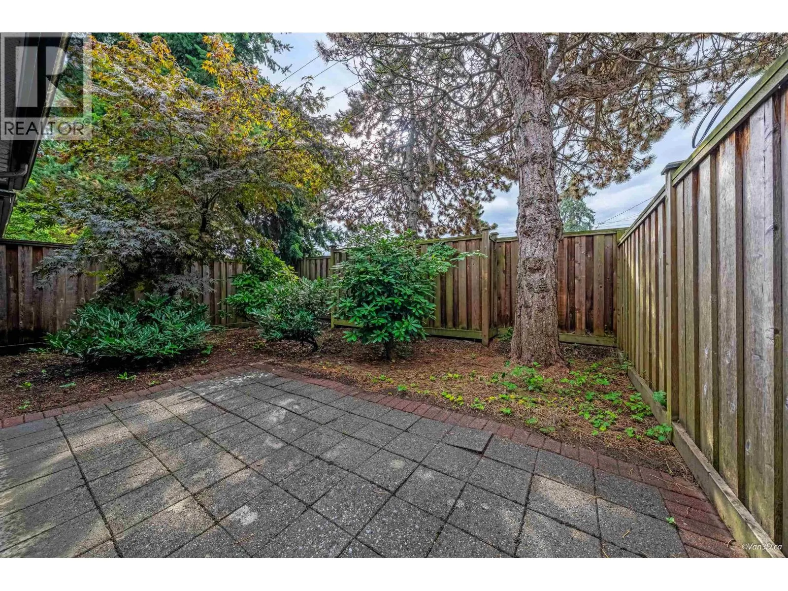 27 7695 ST. ALBANS ROAD