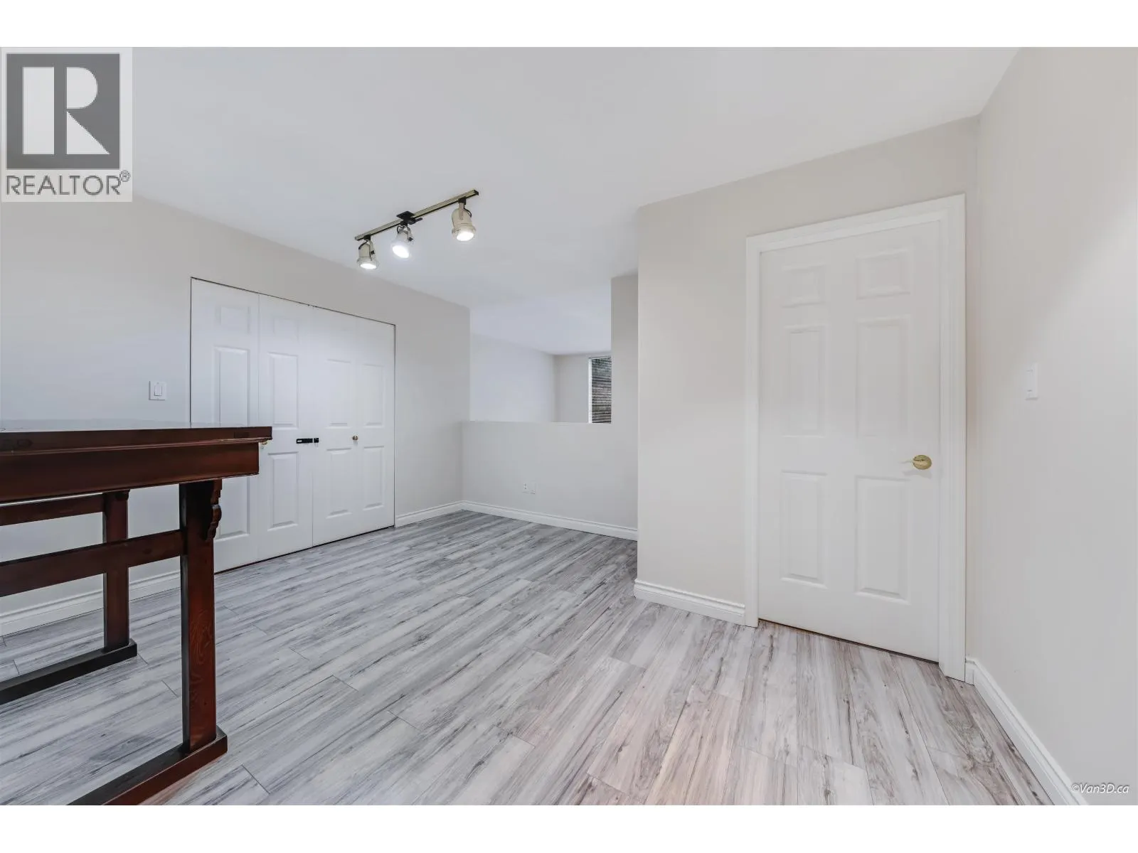 27 7695 ST. ALBANS ROAD