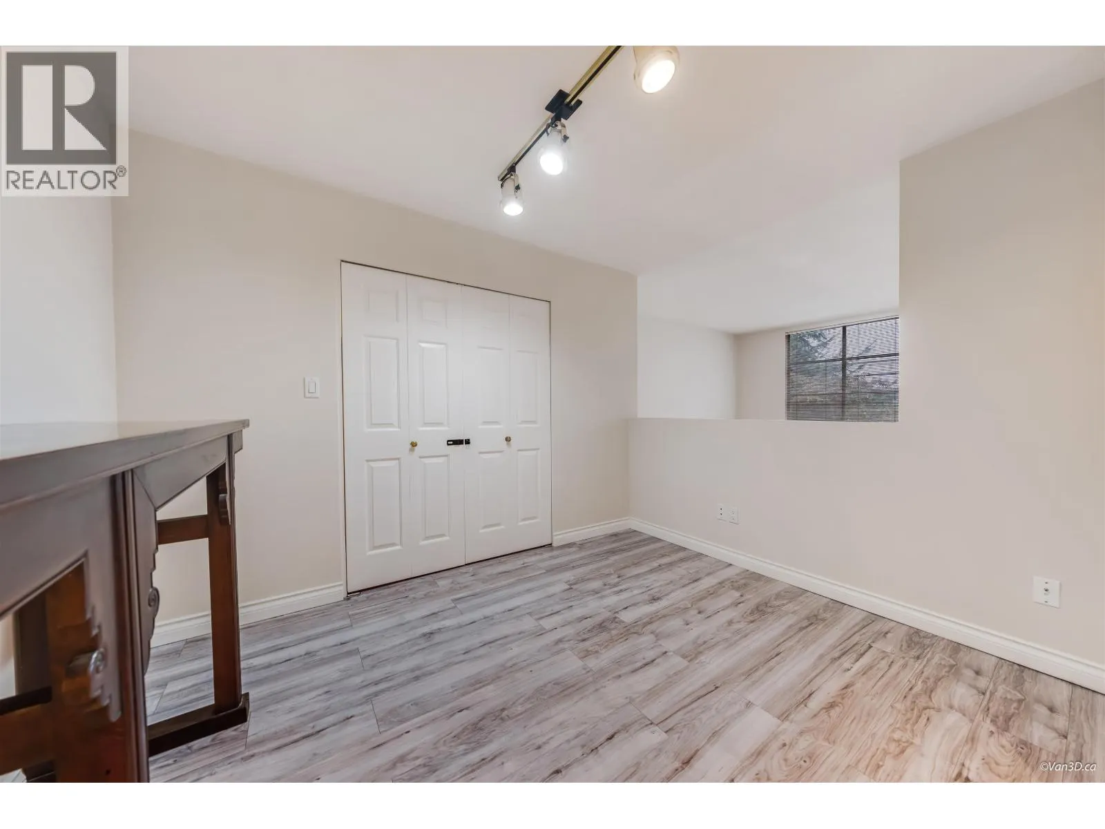 27 7695 ST. ALBANS ROAD