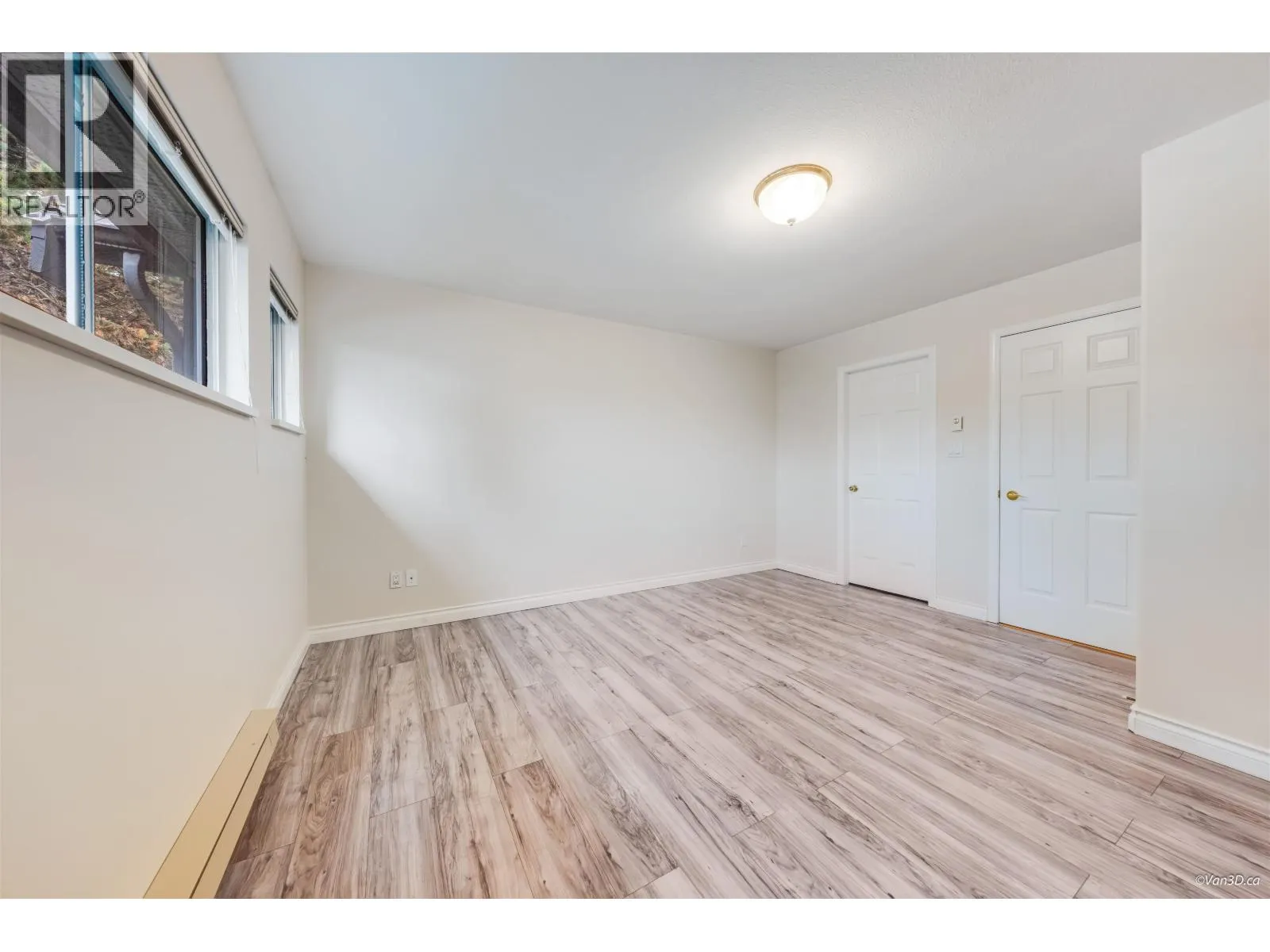 27 7695 ST. ALBANS ROAD