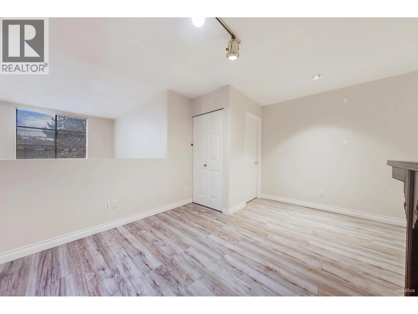 27 7695 ST. ALBANS ROAD