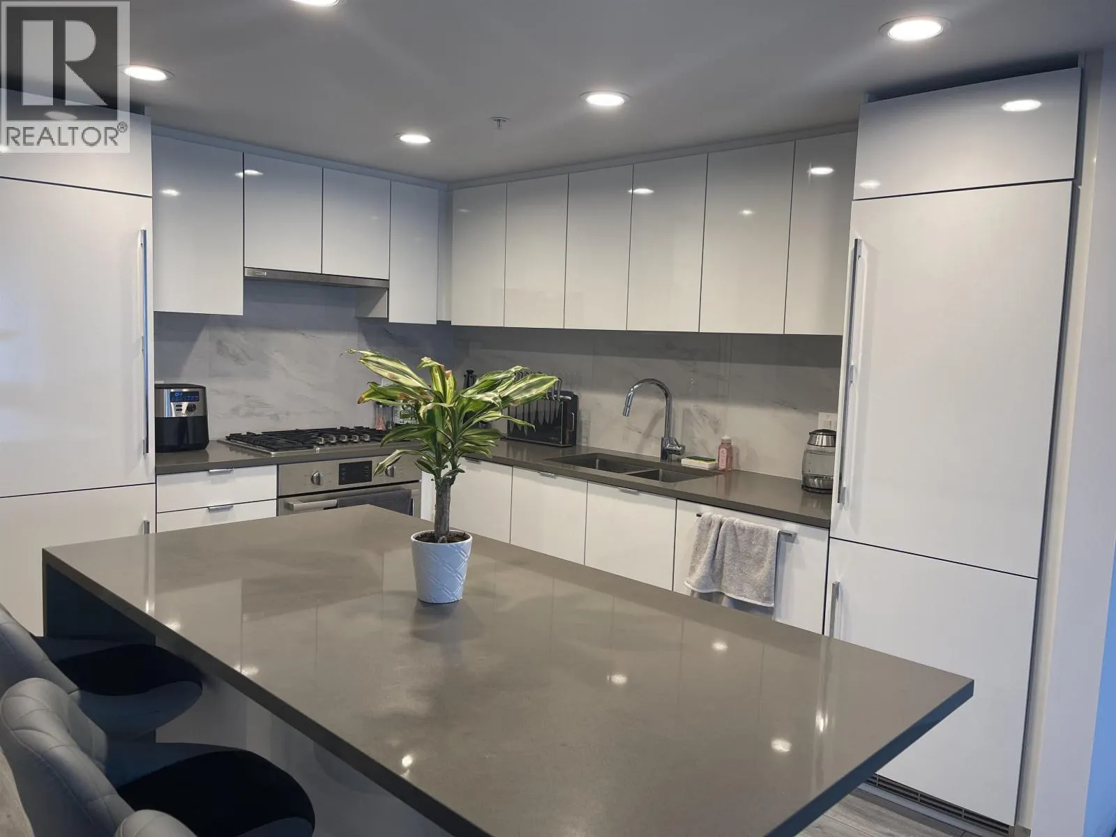 1502 3333 BROWN ROAD