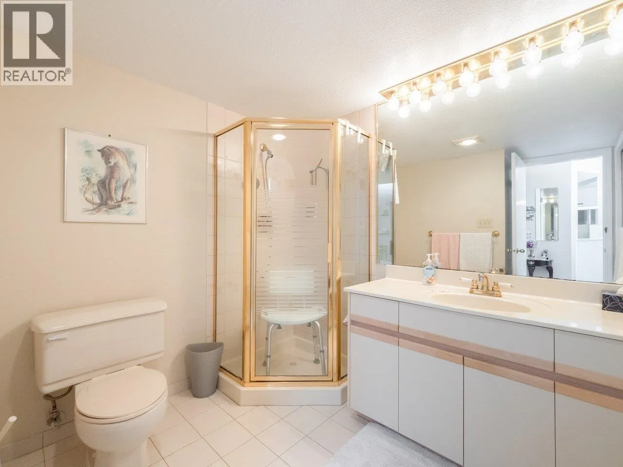 304 995 ROCHE POINT DRIVE