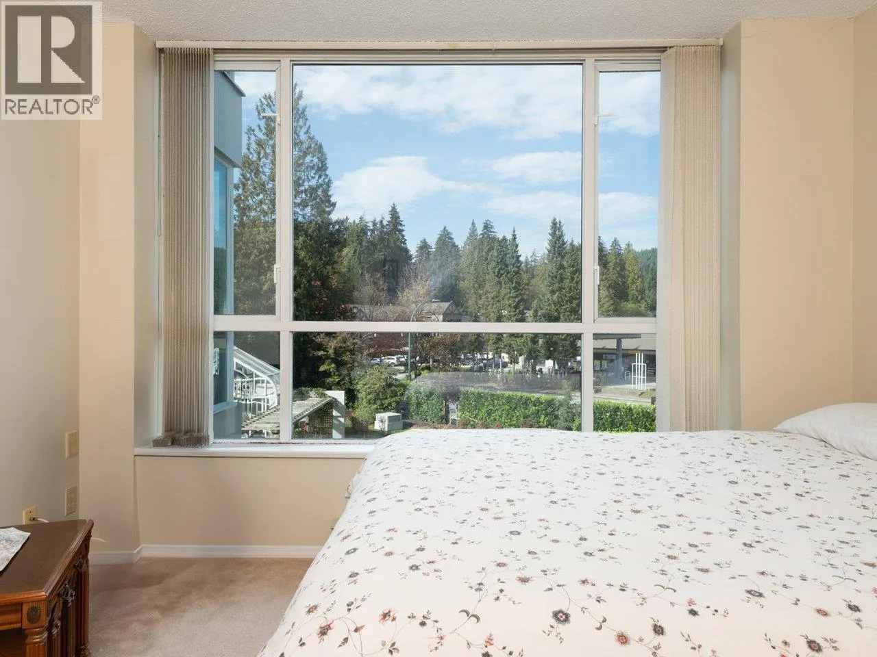 304 995 ROCHE POINT DRIVE