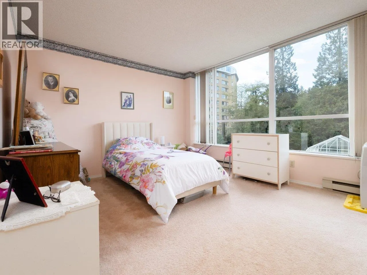 304 995 ROCHE POINT DRIVE