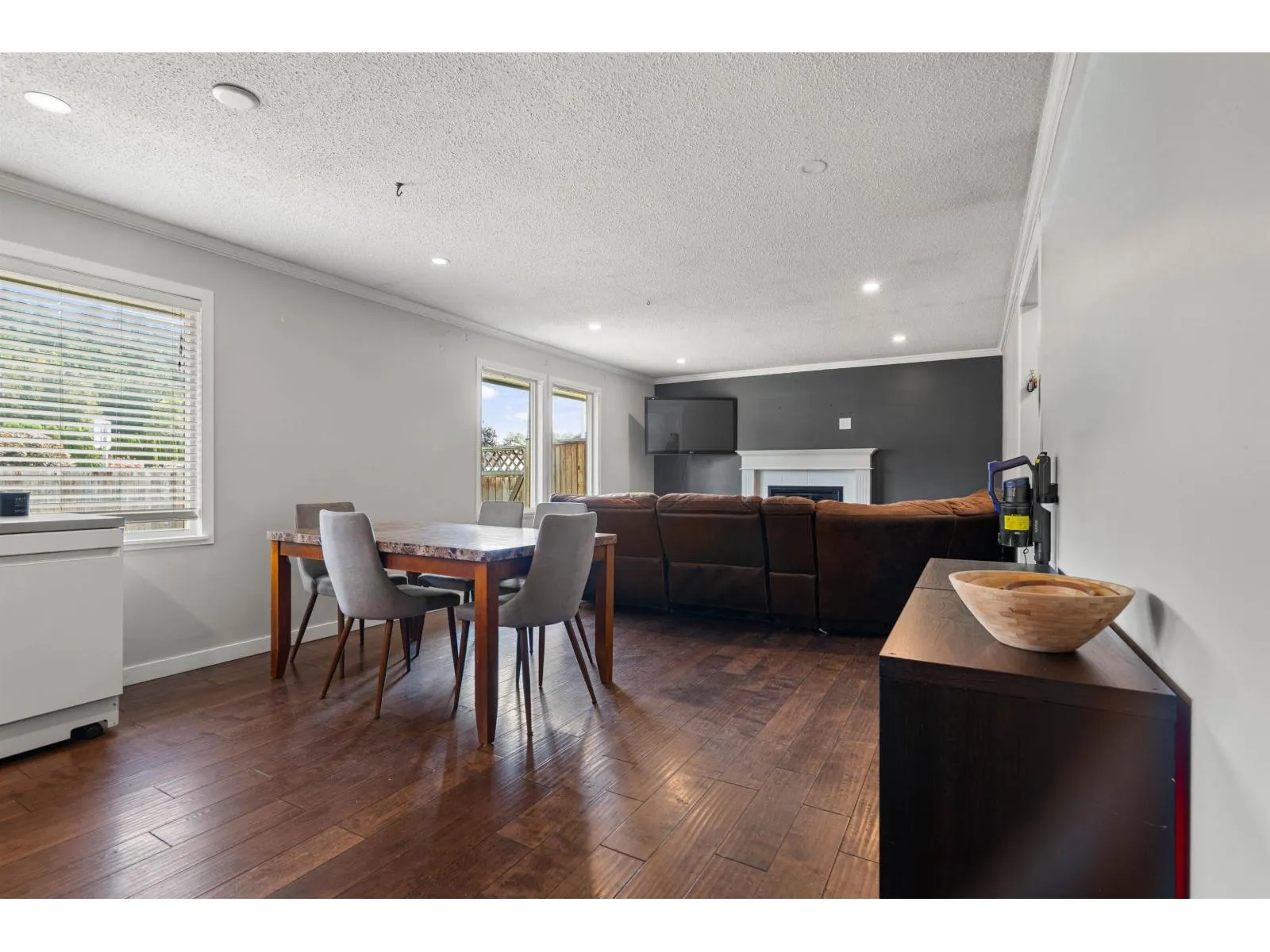 2751 SANDON DRIVE