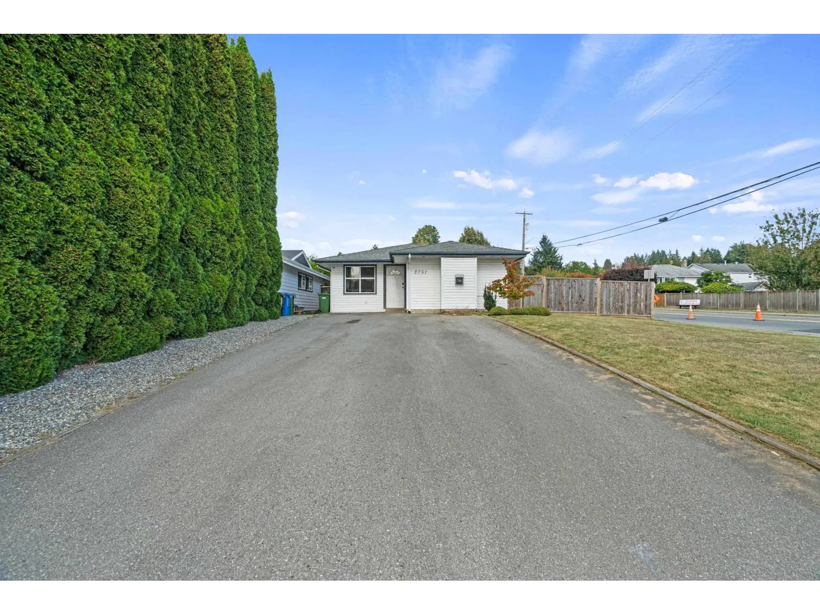 2751 SANDON DRIVE