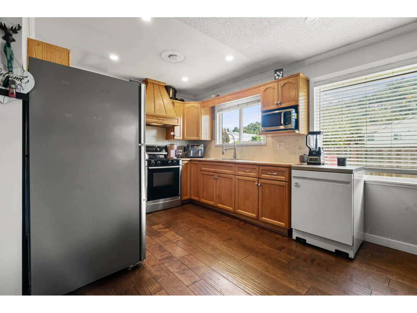 2751 SANDON DRIVE