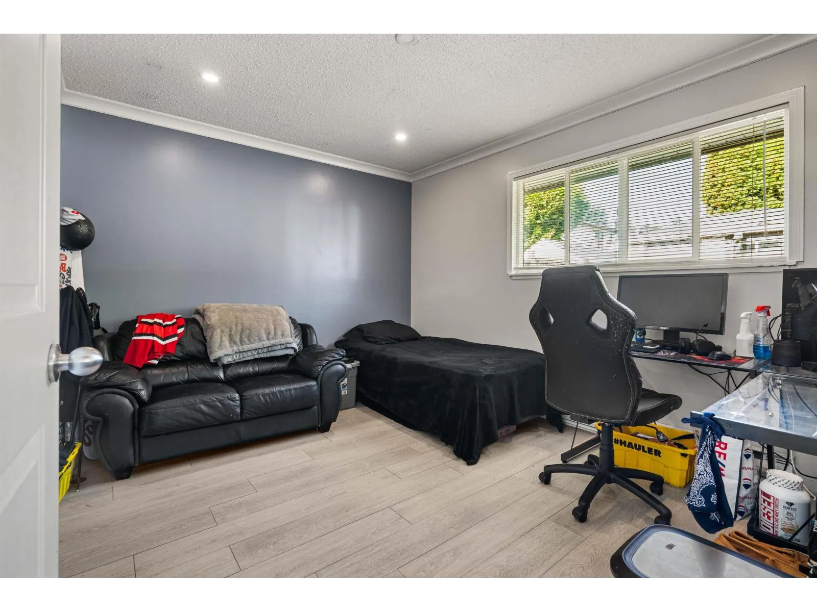 2751 SANDON DRIVE