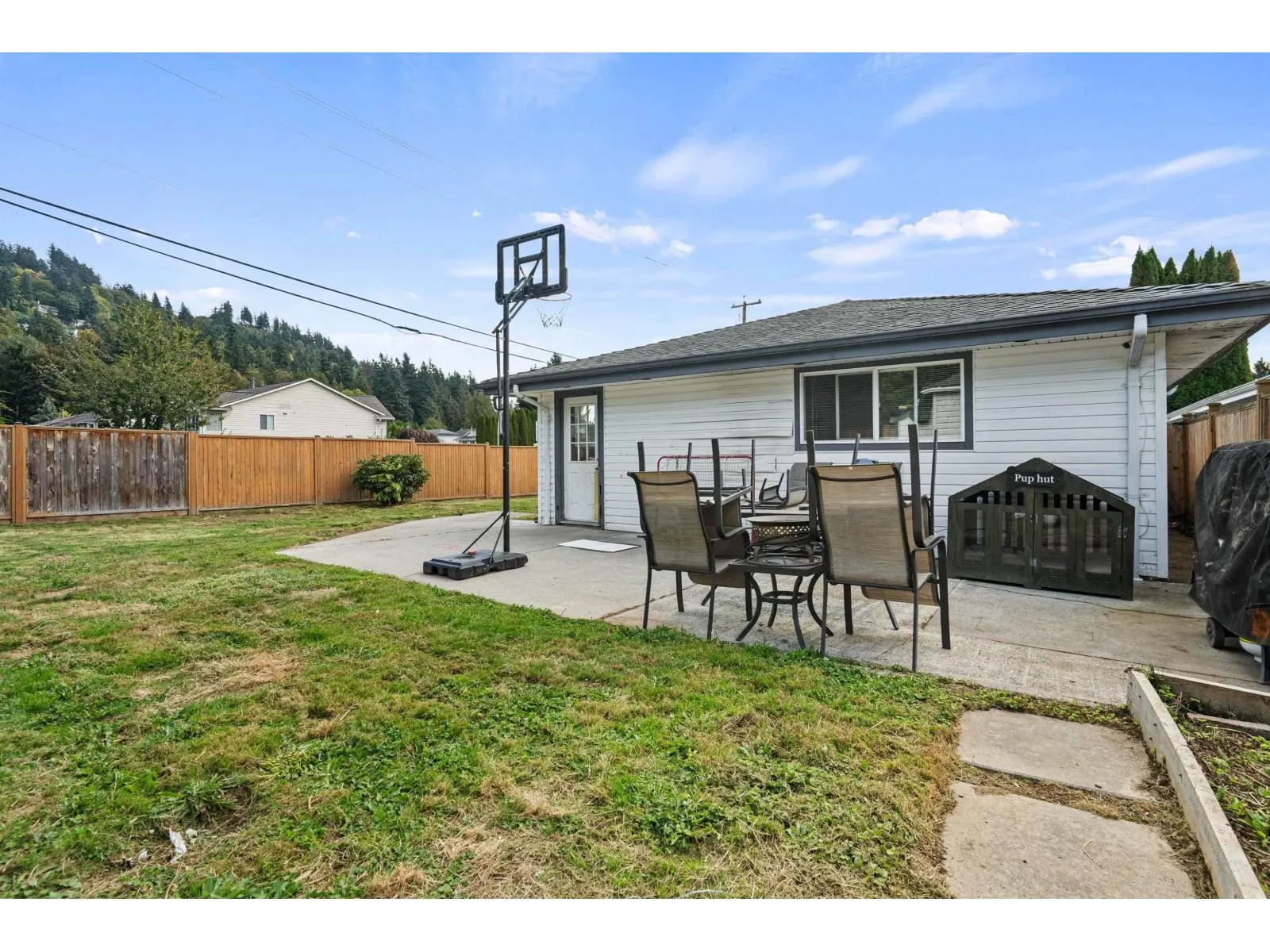 2751 SANDON DRIVE