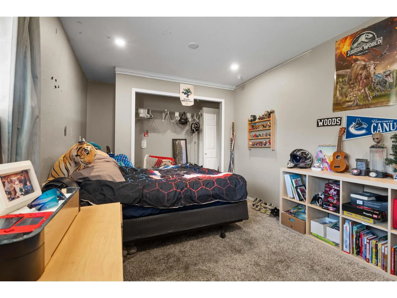 2751 SANDON DRIVE