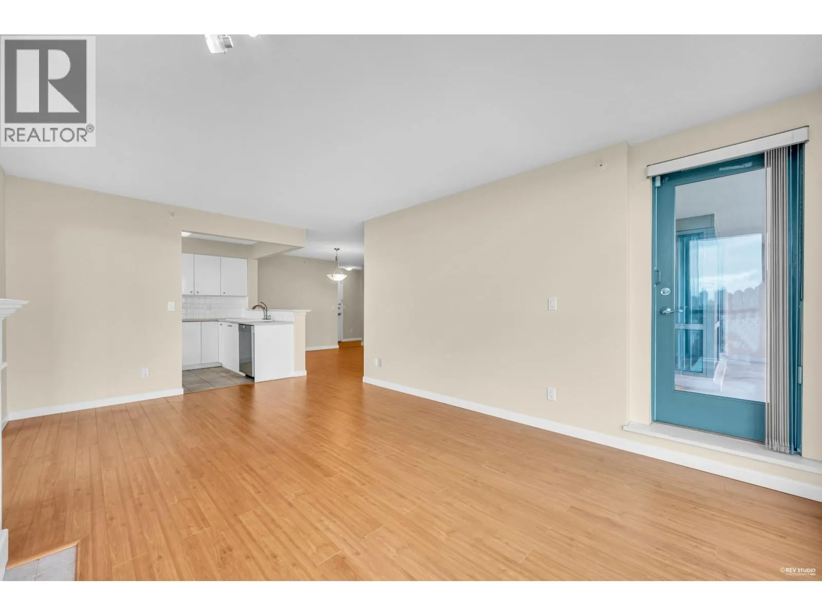 1104 6611 SOUTHOAKS CRESCENT