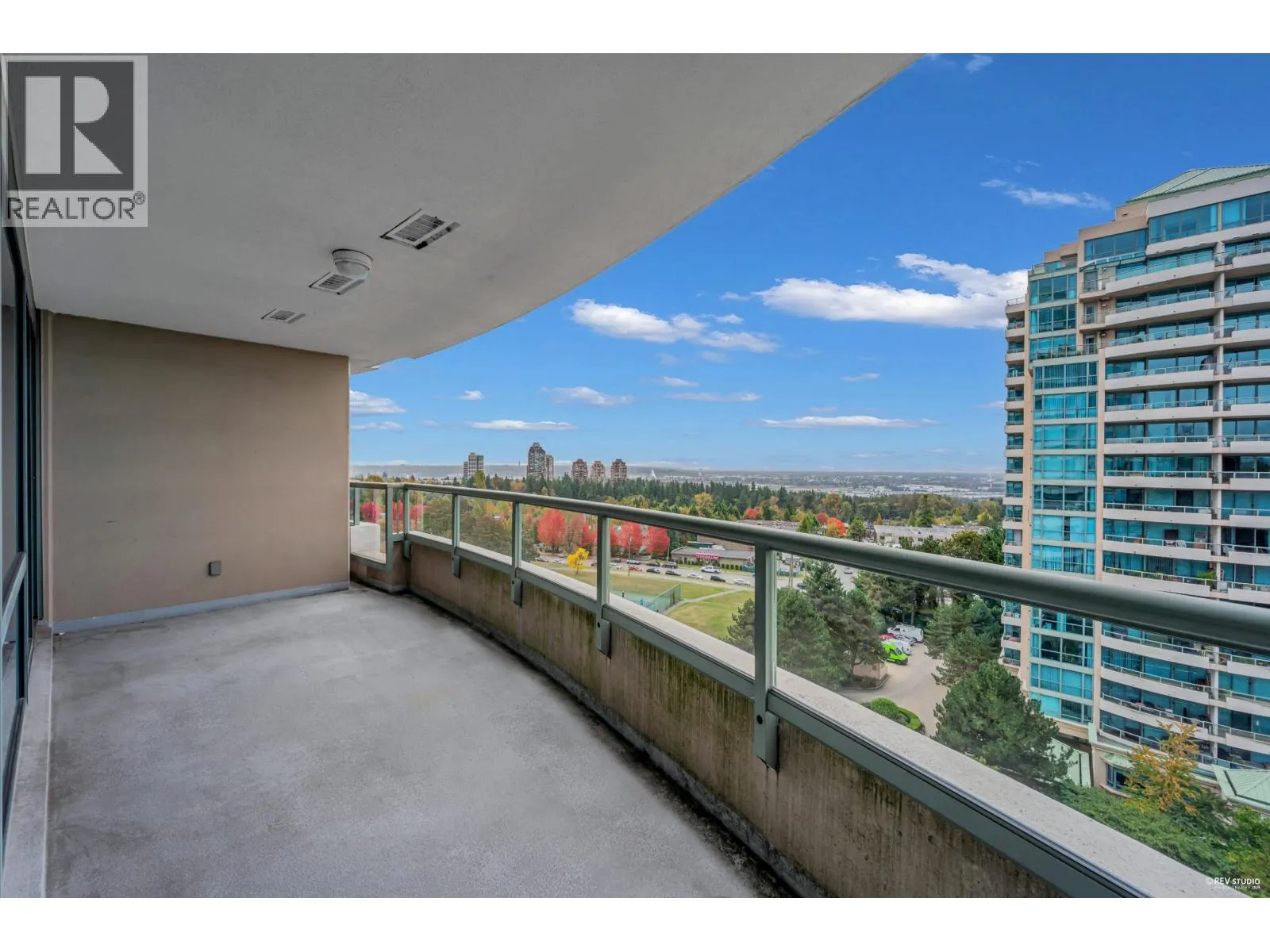 1104 6611 SOUTHOAKS CRESCENT