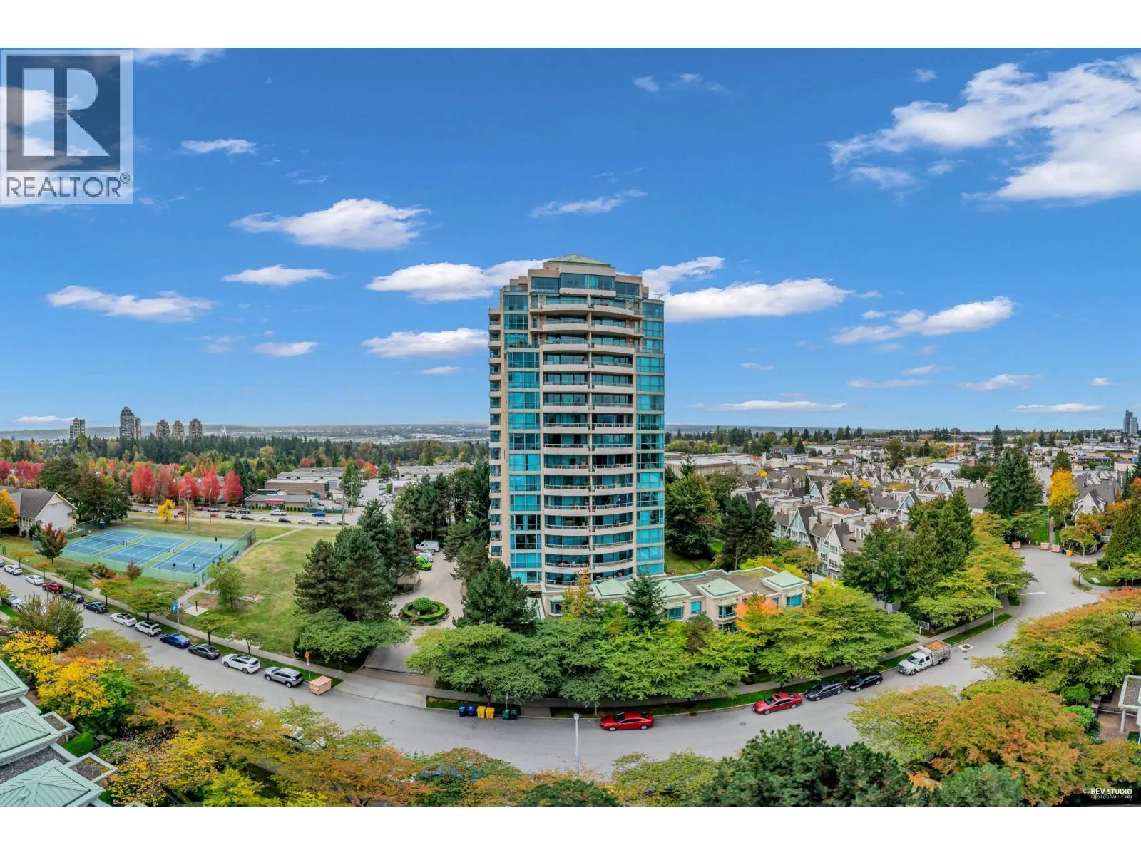 1104 6611 SOUTHOAKS CRESCENT