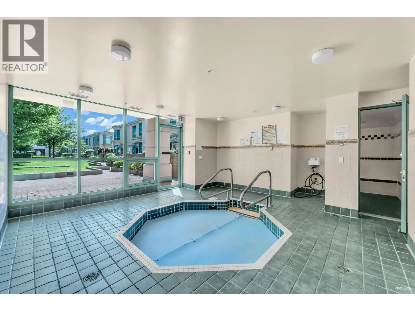 1104 6611 SOUTHOAKS CRESCENT
