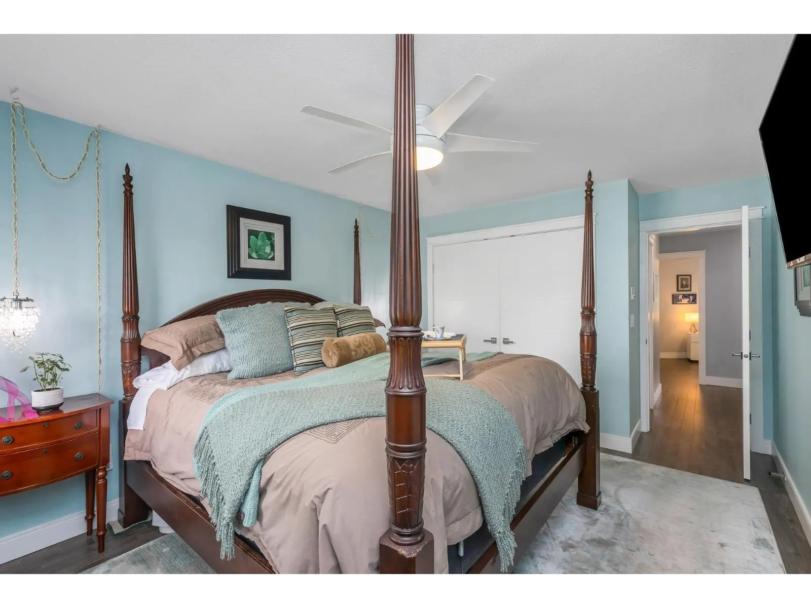 8 33136 MILL LAKE ROAD