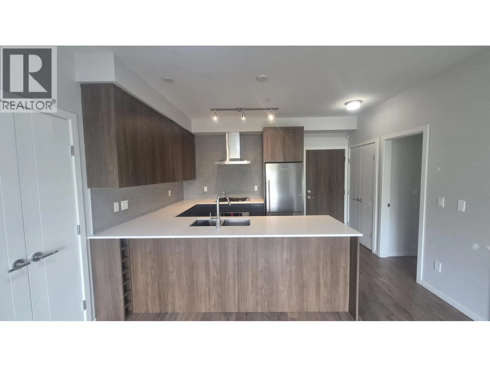 323 6283 KINGSWAY