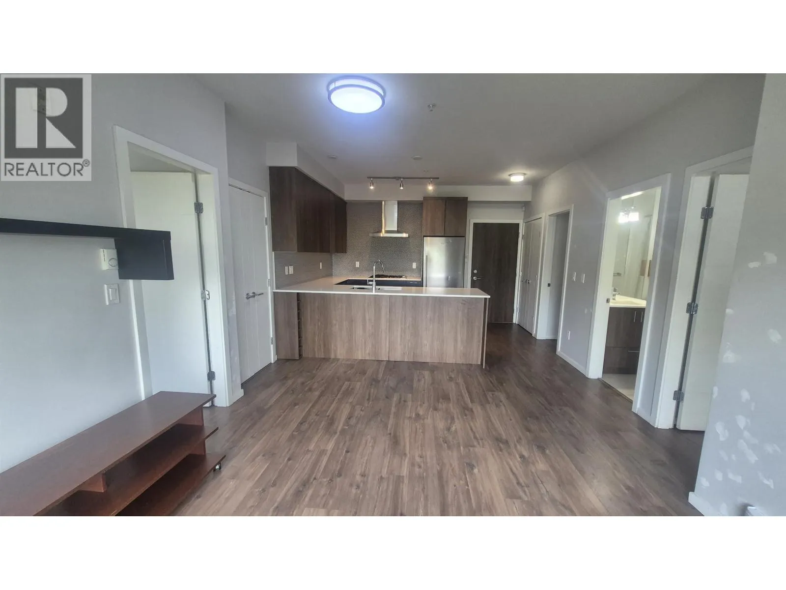 323 6283 KINGSWAY