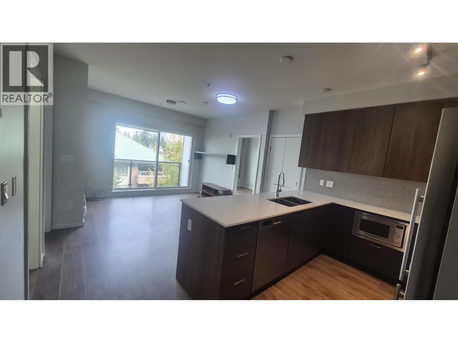 323 6283 KINGSWAY