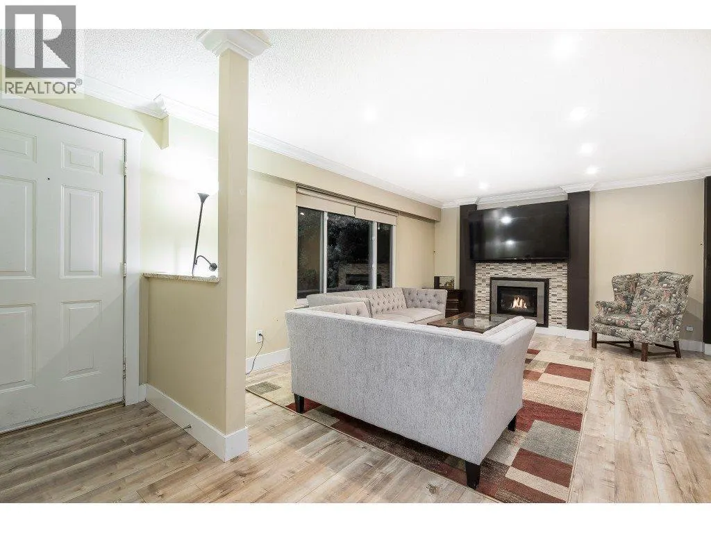 3228 CEDAR DRIVE