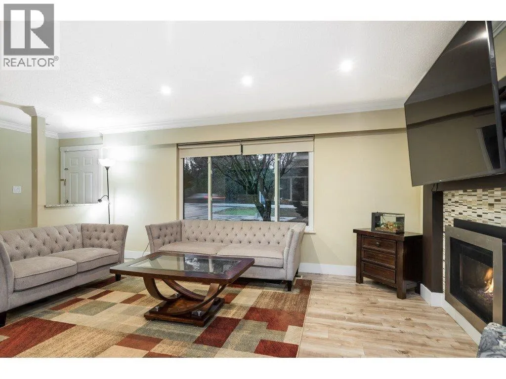 3228 CEDAR DRIVE