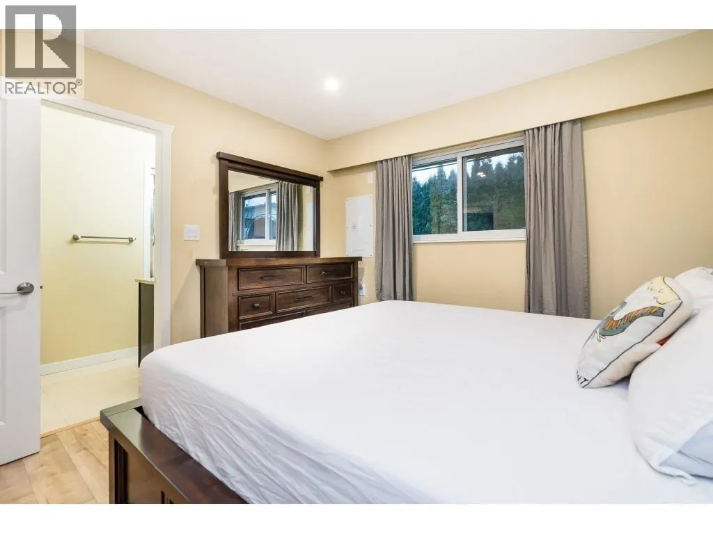 3228 CEDAR DRIVE