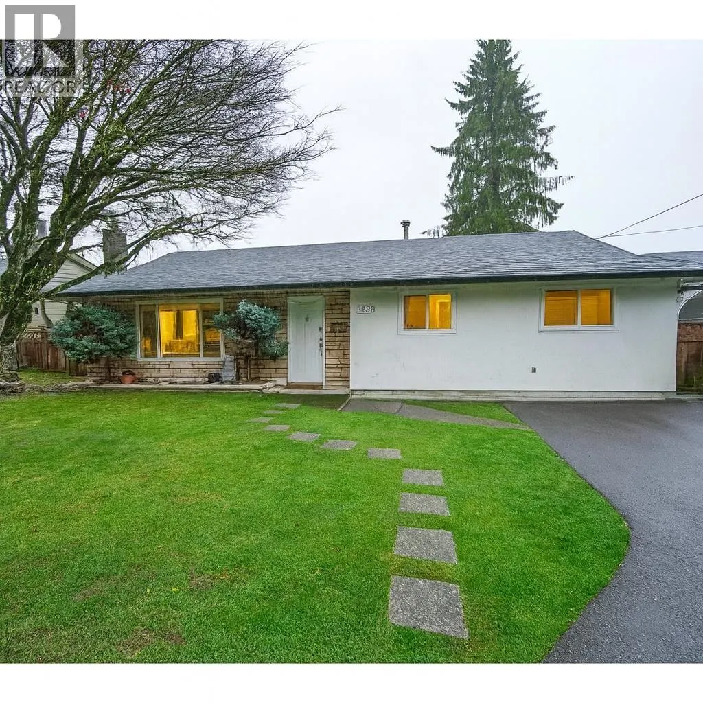 3228 CEDAR DRIVE