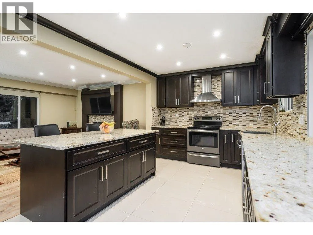 3228 CEDAR DRIVE