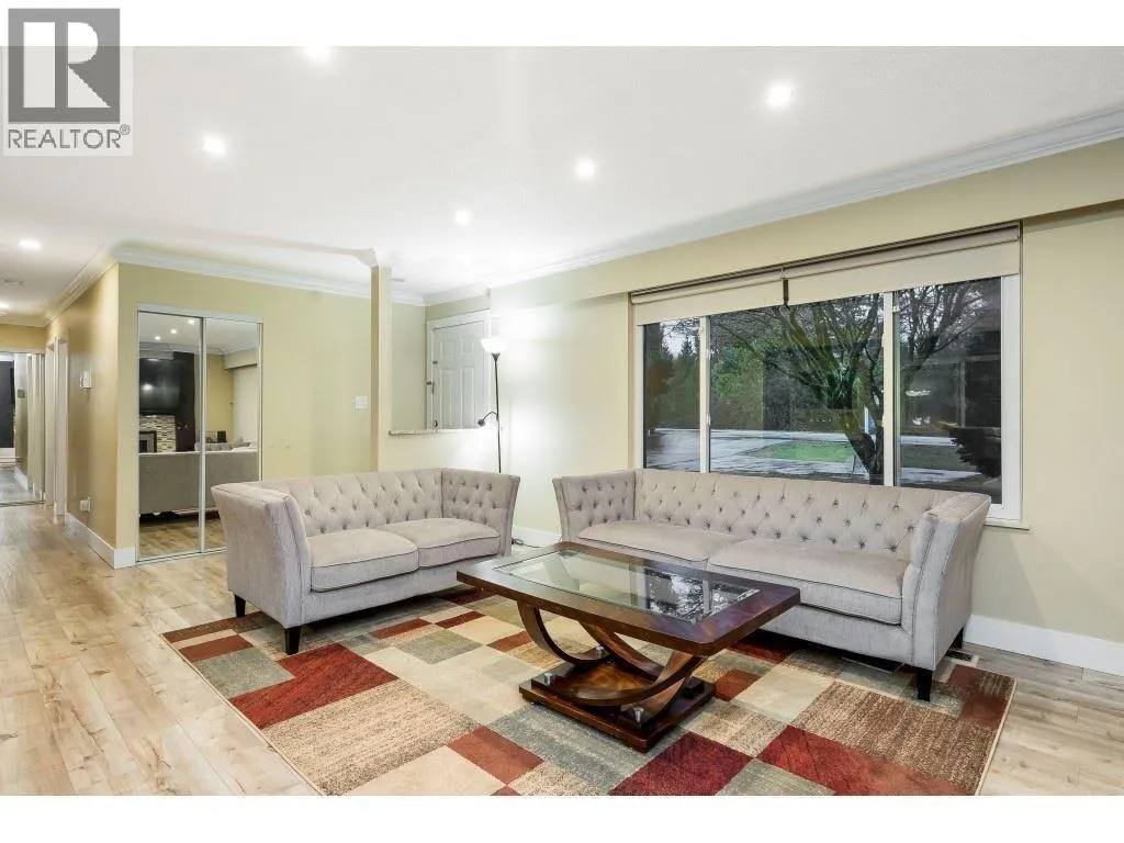 3228 CEDAR DRIVE