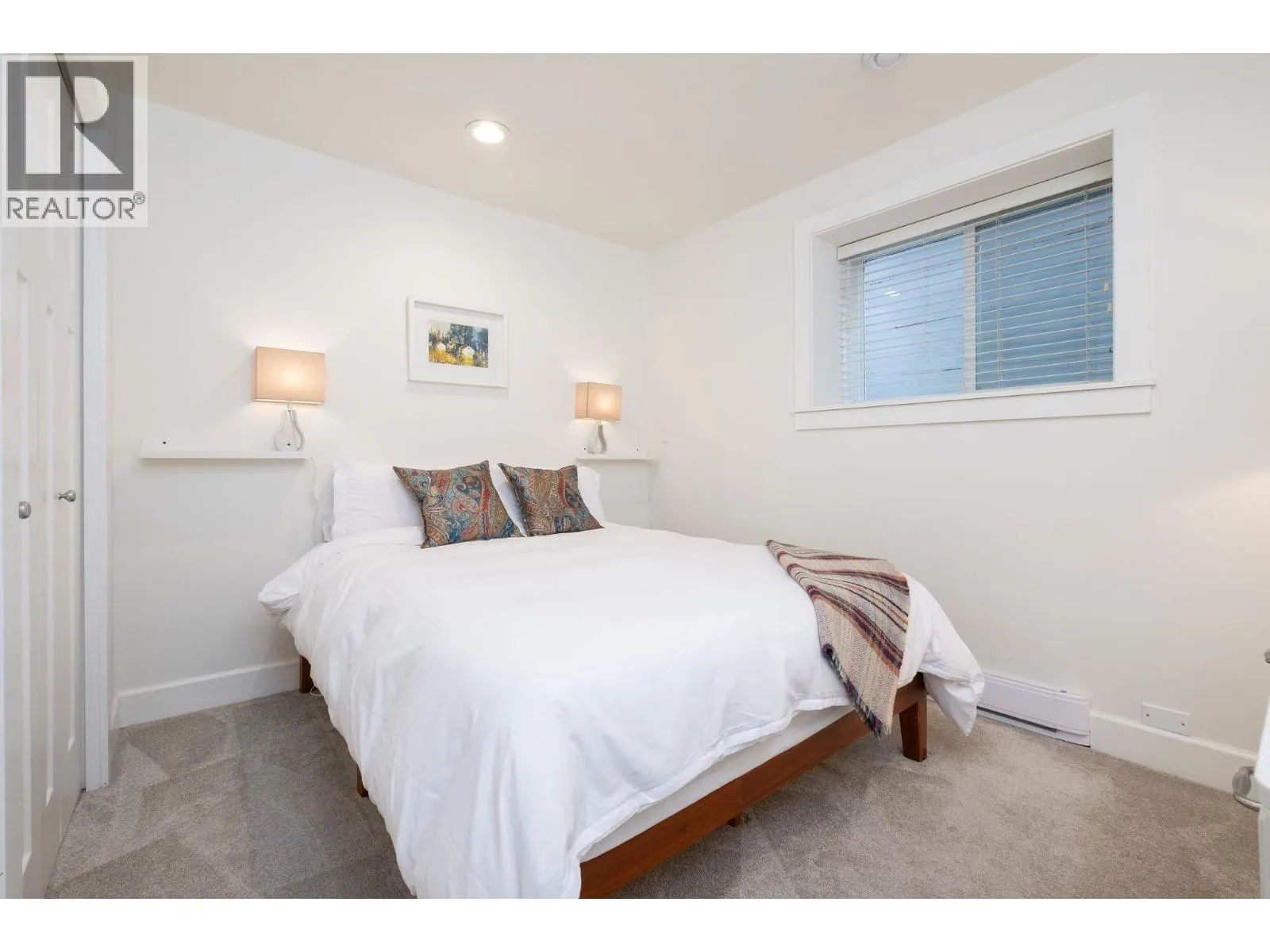 308 E 9TH STREET