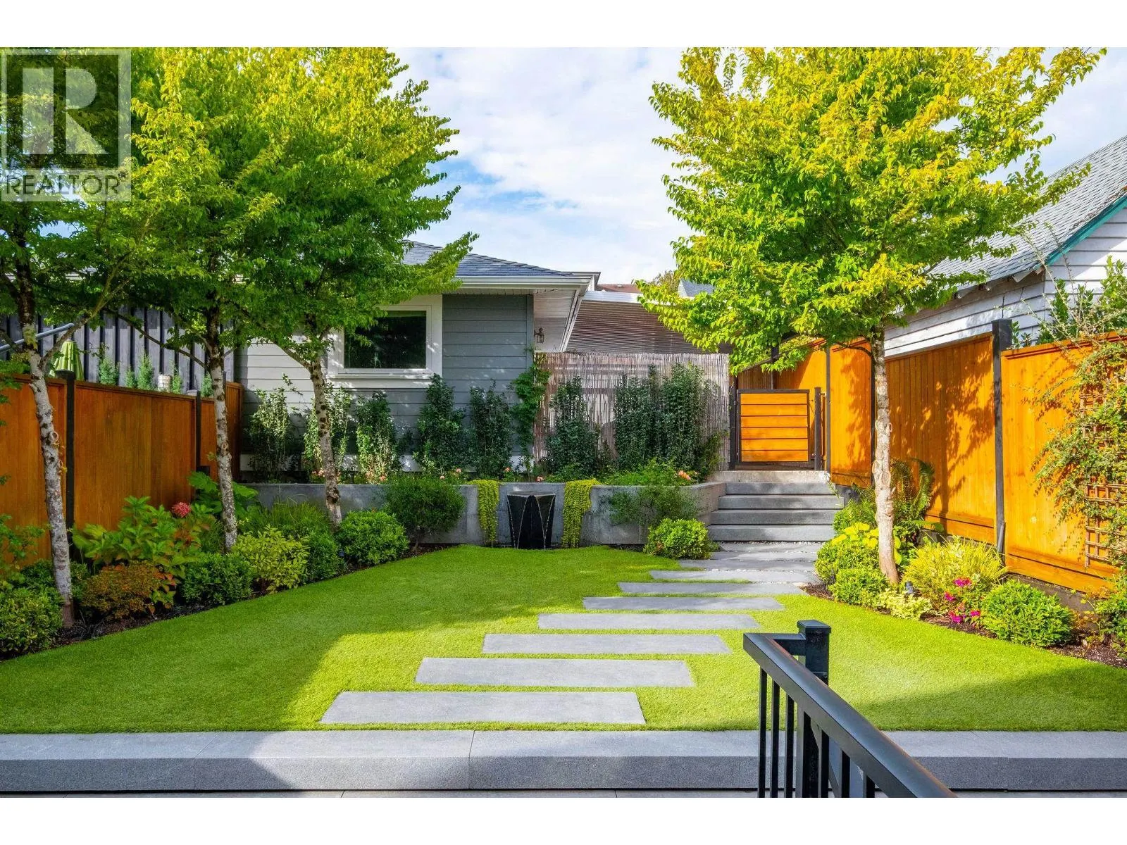 308 E 9TH STREET