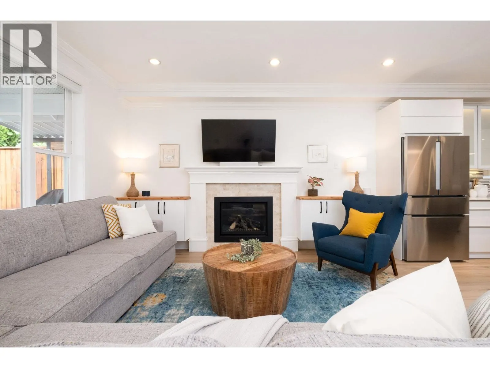 308 E 9TH STREET