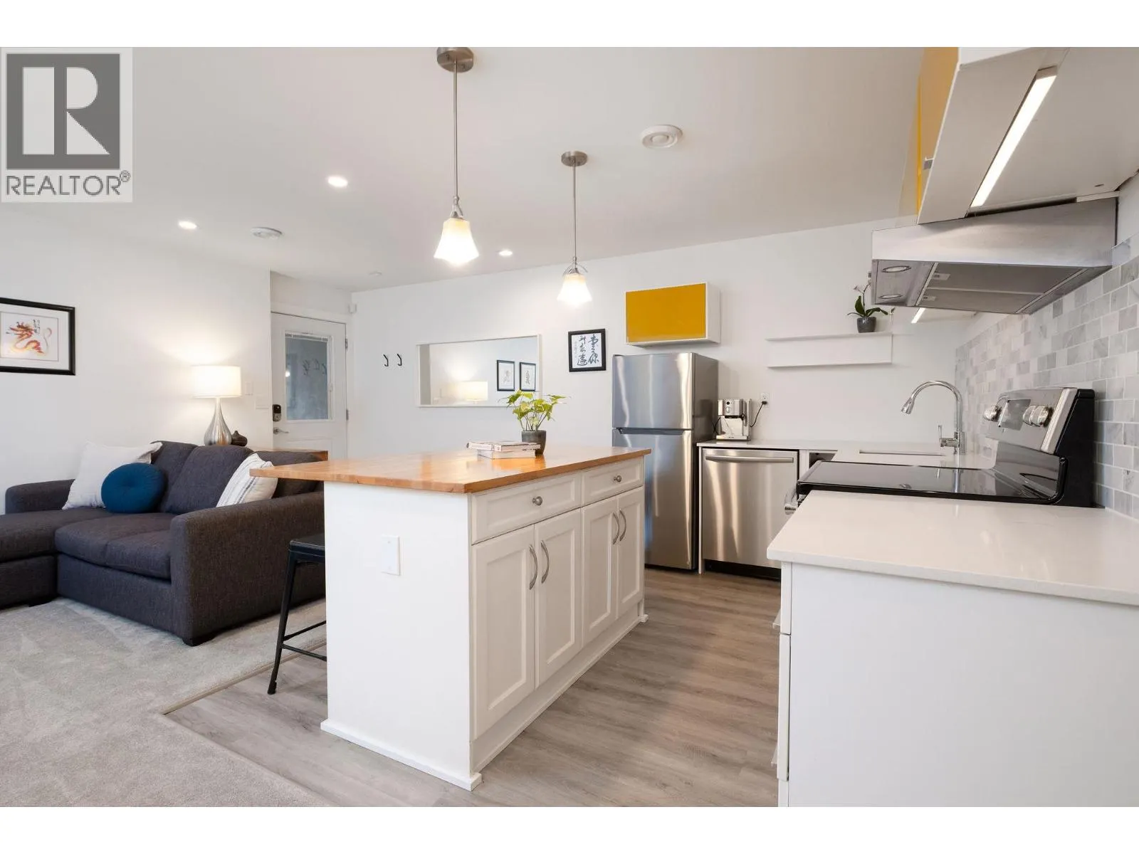 308 E 9TH STREET